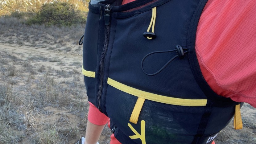 naked high capacity for women - a look at some of the helpful loops and bungees on the naked hc vest.