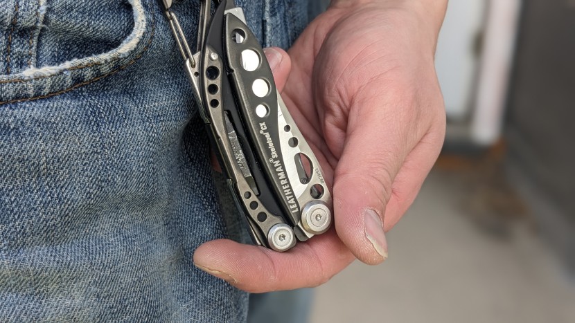 multi-tool - the prominent clip on the skeletool cx is its defining feature.