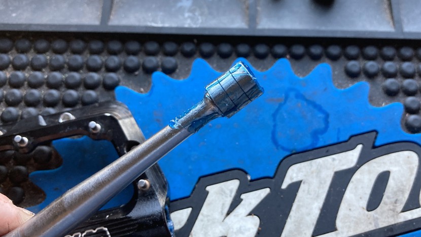 wolf tooth waveform - after greasing the bearings are put back into place using the axle.