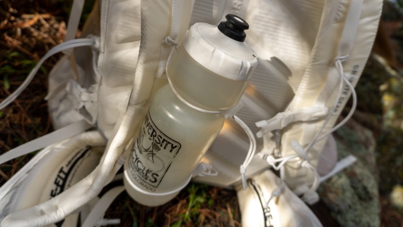 ultralight backpack - these simple elastic bottle holders are available on the shoulder...