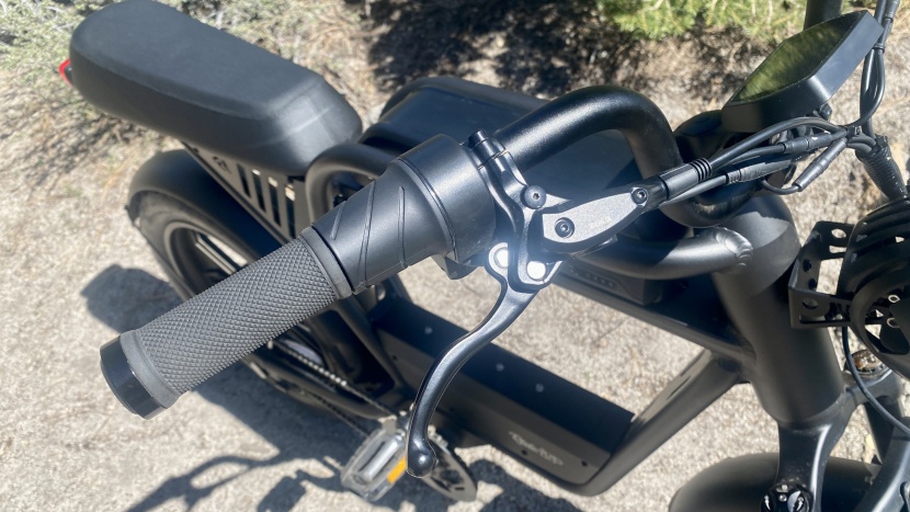 the twist throttle is intuitive and quite responsive.