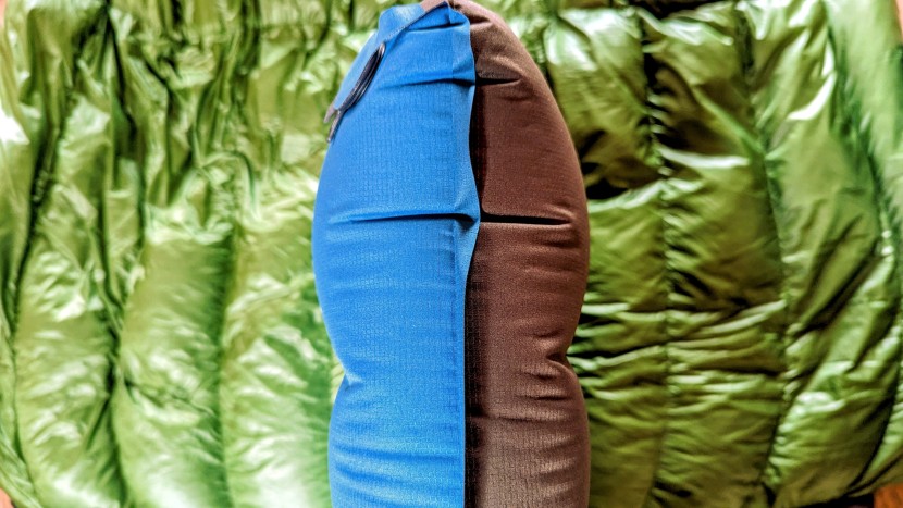 the larger top baffle gives your small camping pillow a lift.