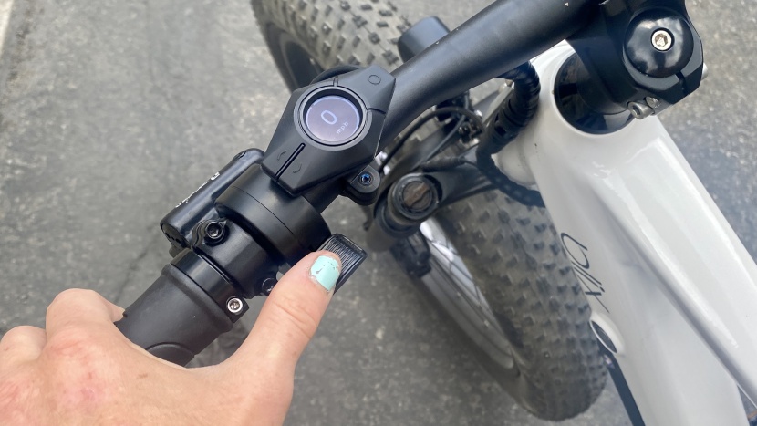 blix ultra - the throttle is easy to utilize with just a thumb push.