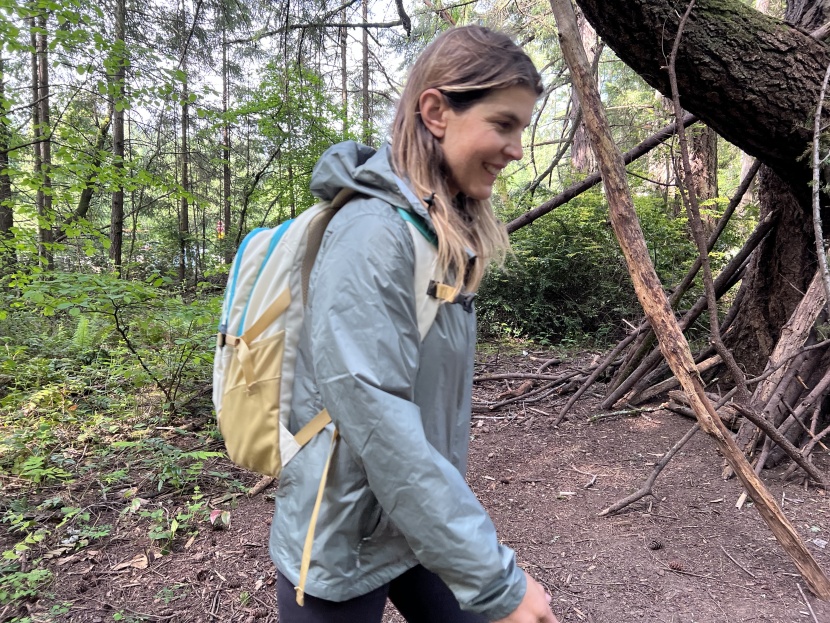 budget rain jacket womens - testing the sierra designs microlight 2.0 on a hike in the pacific...
