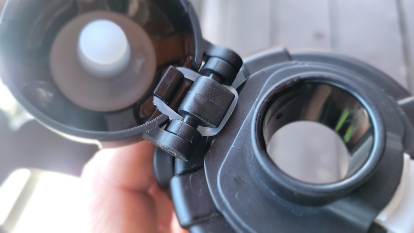 speedfil speedflask - the speedfil speedflask's pop top is loaded by a rubber band. we...