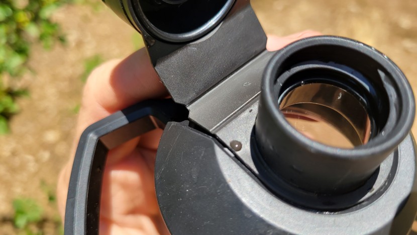 water bottle - the camelbak chute mag's lid retainer has a plastic crease that we...