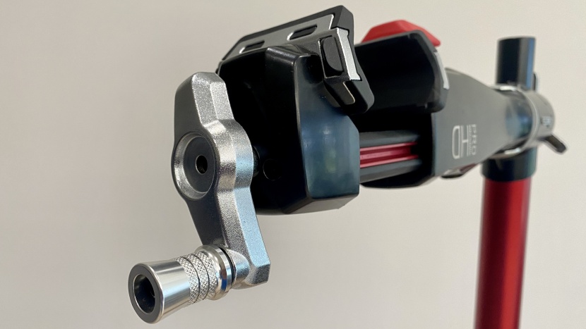 wide jaws and an easy-to-use rotating crank make the pro mechanic hd...
