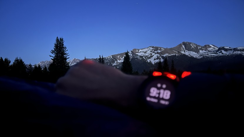 garmin fenix 7 pro solar - the flashlight on the enduro 3 solar contains four white led...