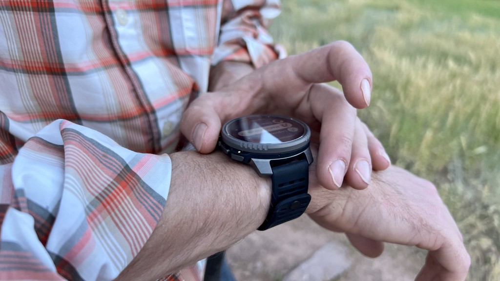 suunto vertical titanium solar - the vertical has a great design and is impressively durable.