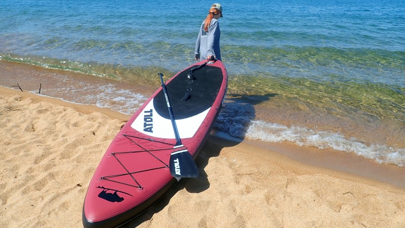atoll 11' - a front handle would make it easier to transport out of the water...