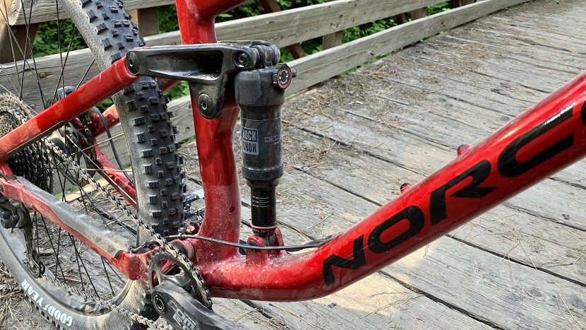 norco fluid fs 4 - the x-fusion shock lacks a climb switch that could have been useful...