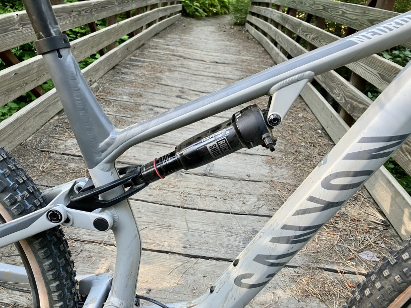 canyon neuron 5 - the rockshox deluxe shock felt much better after removing volume...
