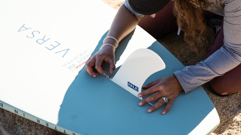 isle versa 2.0 - the single center fin takes a bit of fiddling to secure. however...