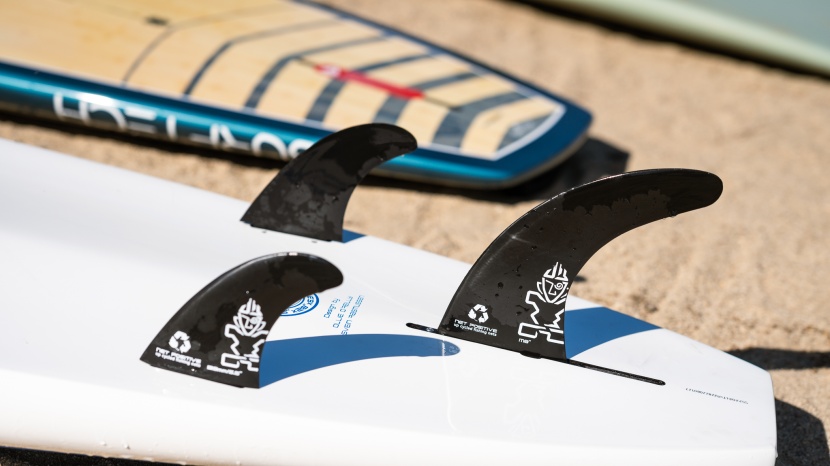 starboard generation lt - the center fin can be adjusted to suit the paddler's choice. in...