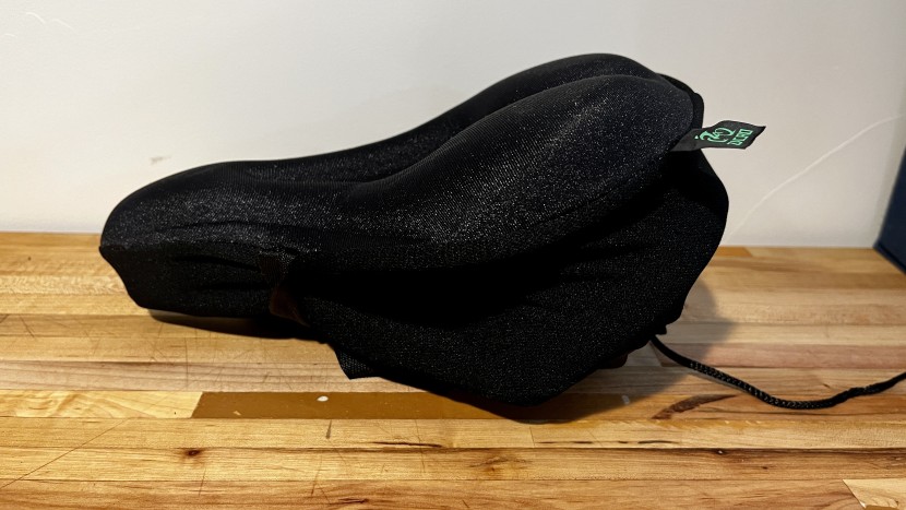 bike seat - the zacro gel cover adds significant thickness to it's platform seat.