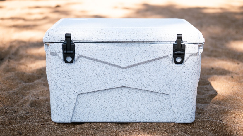 xspec 60qt - the large 60-qt xspec has enough space to hold onto just about...