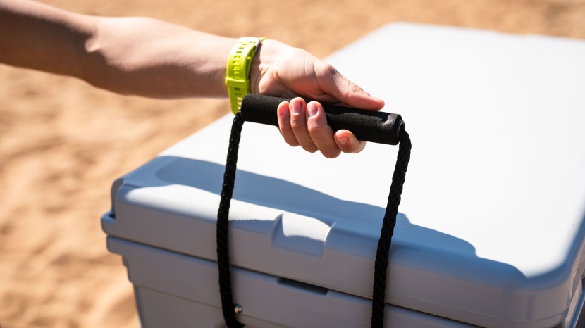 cooler - the thick foam handle on the rtic 65 is comfortable in hand.