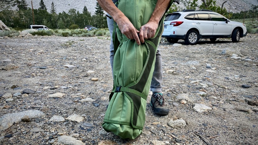 kelty low loveseat - setup is simple and achieved in a matter of seconds. just un-buckle...