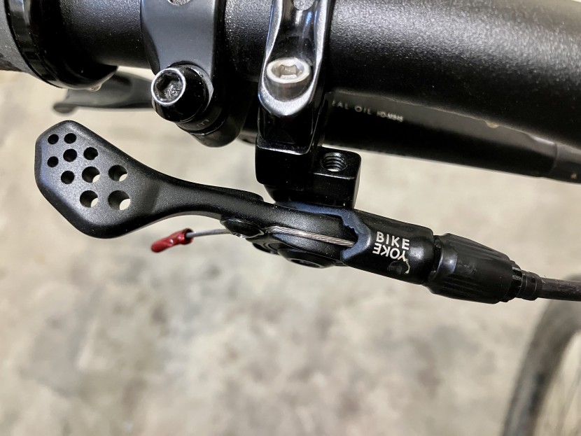 bikeyoke revive 2.0 - the triggy alpha remote has excellent ergonomics and offers some...