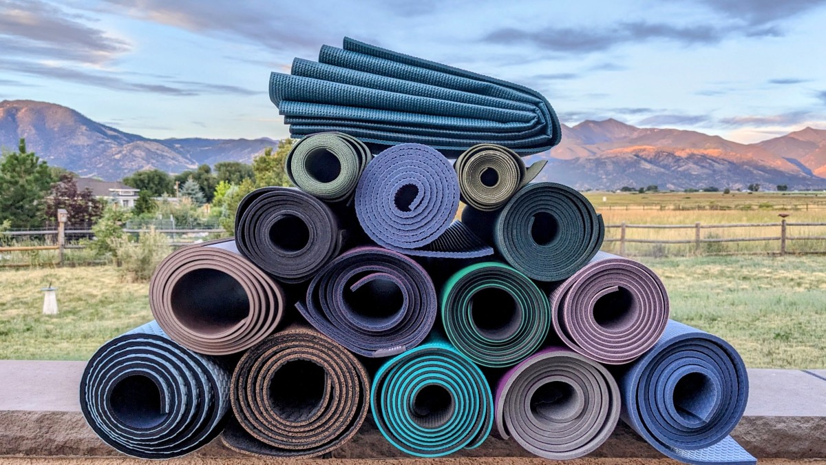 Best Yoga Mat Review (Yoga mats for days.)