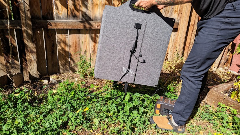 bigblue solarpowa 100 etfe - the solarpowa 100 sets up very quickly and packs away just as fast.