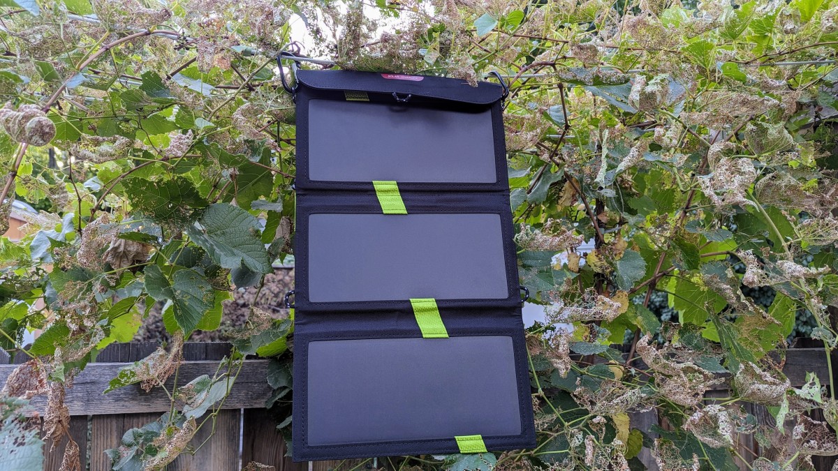 X-Dragon 20W Review (The monocrystalline solar panes are the most durable and efficient solar panels.)