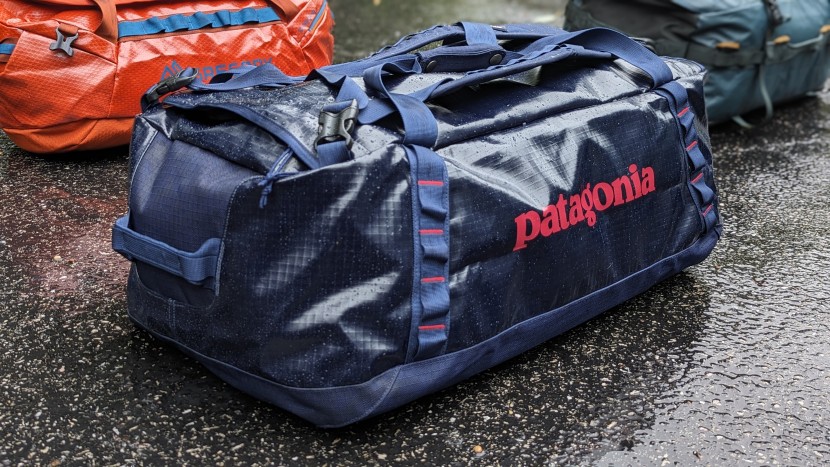 patagonia black hole duffel - the black hole features a classic design and performs above average...