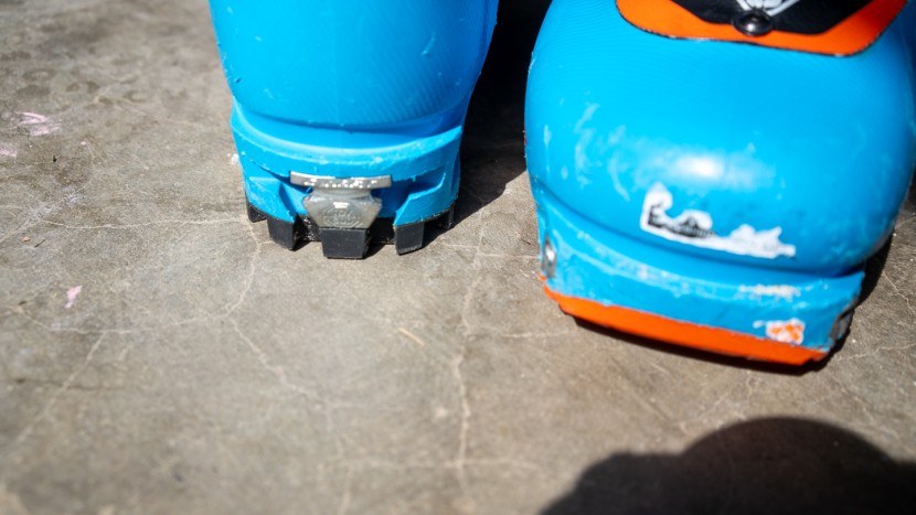 dynafit tlt x - the toe and heel of hte tlt x. these take regular crampons and work...