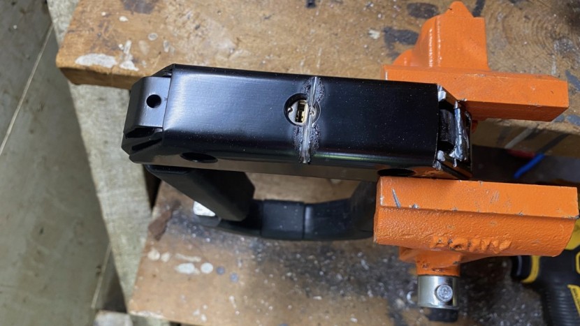 hiplok d1000 bike lock - after over a minute of slicing by our battery operated angle...