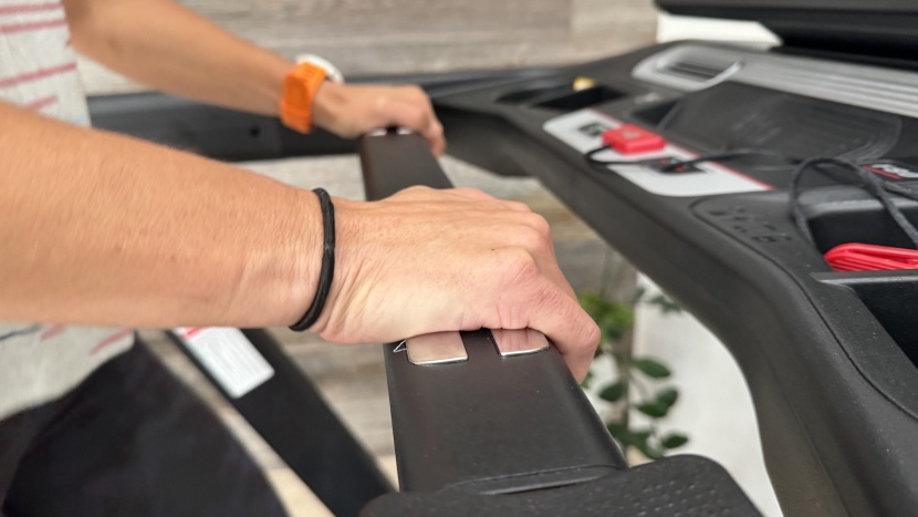 treadmill - the f80 uses unique contact pads to quickly measure heart rate. we...