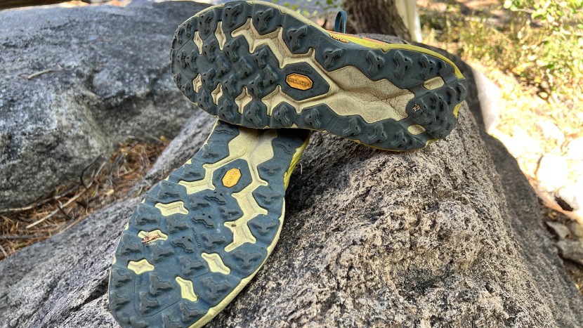 hoka speedgoat 5.0 - the traction lug pattern is good, but the big recess in the heel...