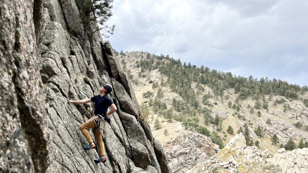 blue ice choucas pro - climbing moderate granite cracks in the blue ice choucas pro.