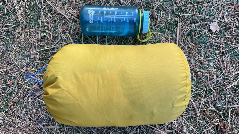 mountain hardwear bishop pass 15 - the bishop pass in its stuff sack.