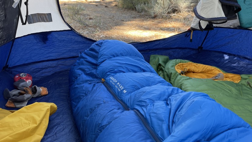 mountain hardwear bishop pass 15 - we were the envy of the tent on cooler nights in this 15 degree bag.