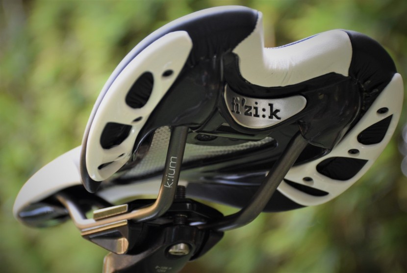 bike saddle - the fizik aliante gamma kium's stiff carbon frame is paired with a...