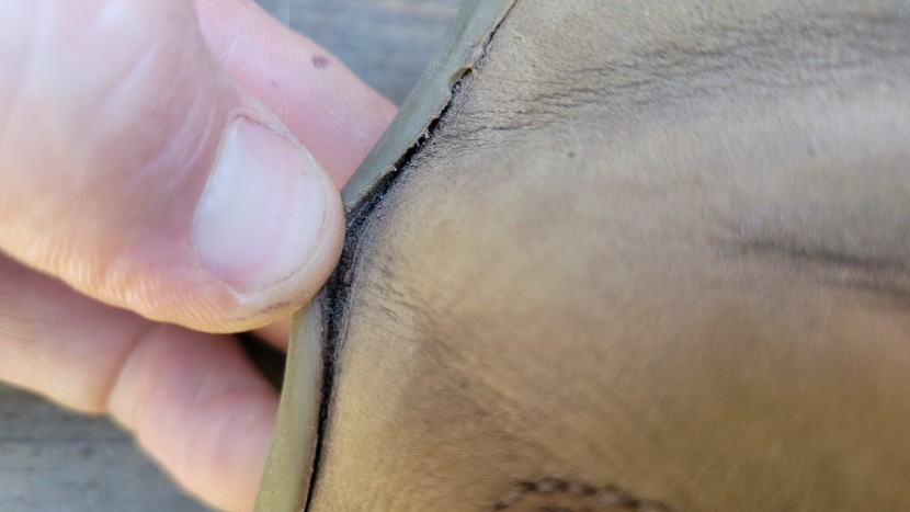 vivobarefoot tracker ii fg - delamination along the weld where the tracker ii fg's leather upper...
