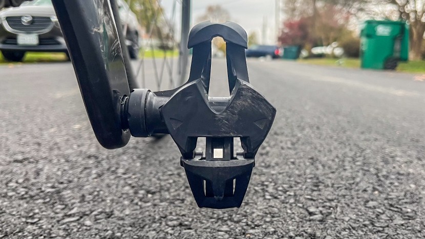 these road pedals have a unique design.