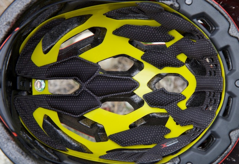 bell super 2 mips - shown here is the super 2's xstatic interior padding and yellow...