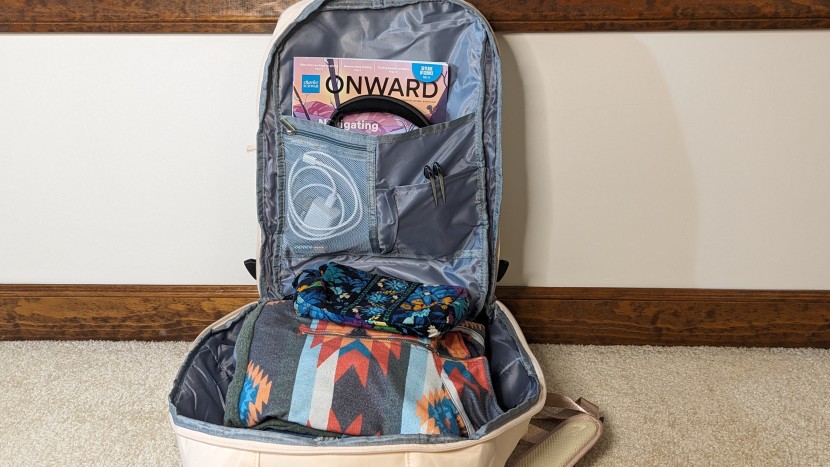 coowoz essentials - there's a decent amount of internal organization pockets in the...