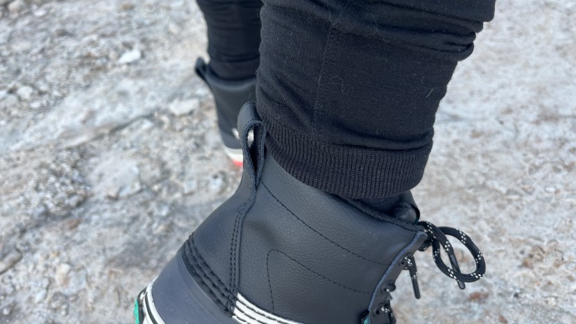 vans standard mid snow mte - a low ankle height paired with a stiff upper material lent itself to...