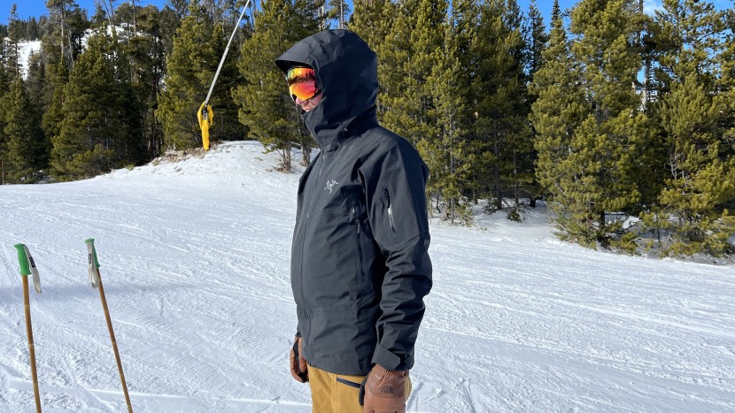 ski jacket men - we loved the loose, freeride cut of the sabre, but it won't appeal...