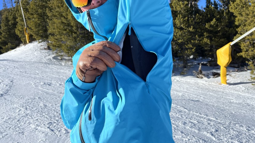 arc'teryx alpha sv - long underarm vents allow plenty of ventilation, but the shell...