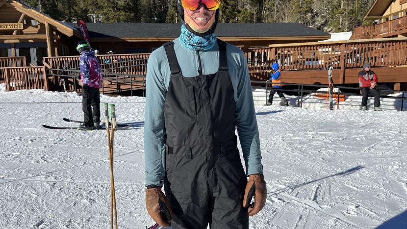 the front of the bib covers most of the chest and keeps deep powder...