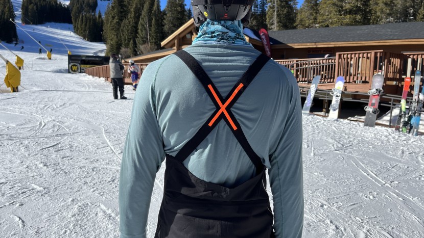 the suspenders are stretchy and comfortable to wear, crossing in the...