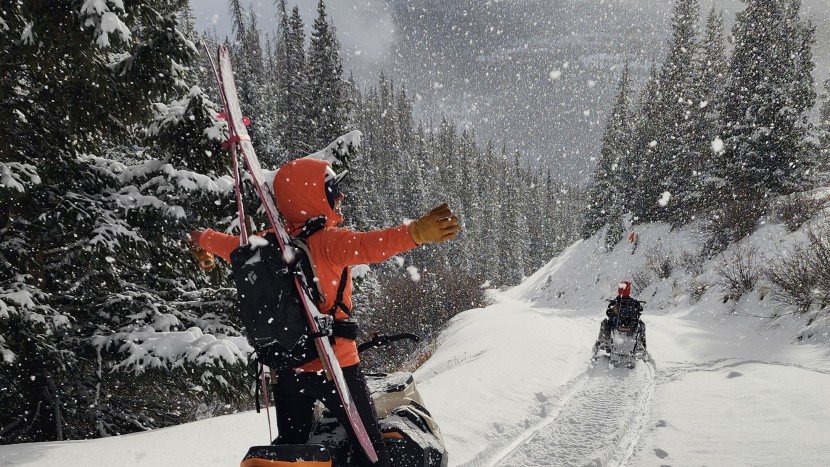 outdoor research microgravity for women - hardshells, an essential piece to keep you dry for a range of winter...