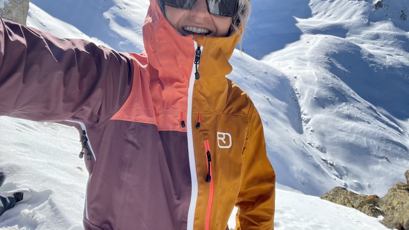 ortovox ortler 3l for women - well-fitting, adjustable hood? check. chest pockets? check. pit...