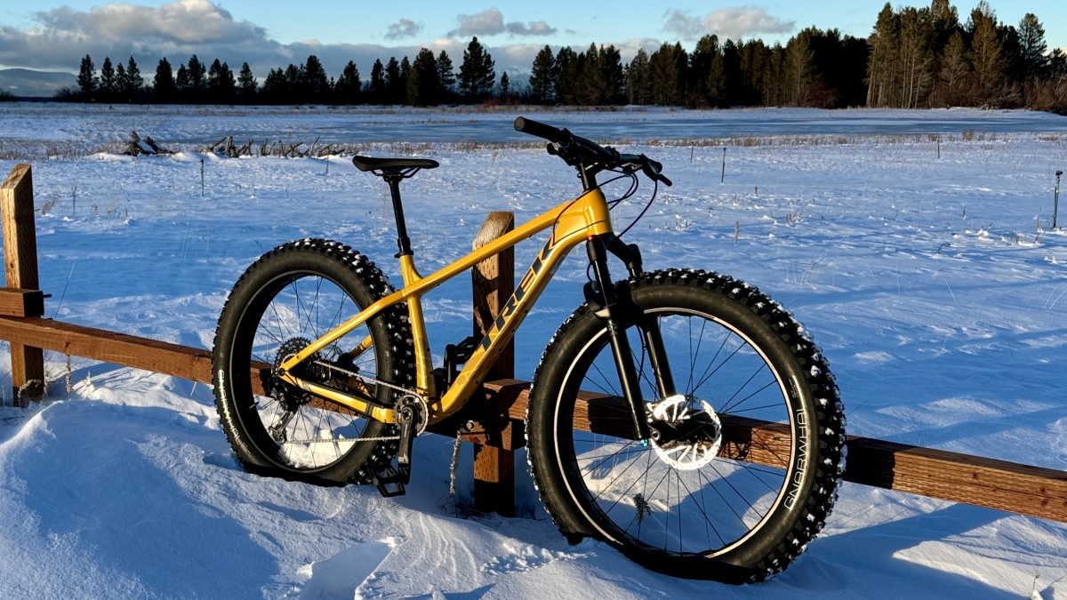 Trek Farley 7 Review (Trek Farley 7 conquers the terrain.)