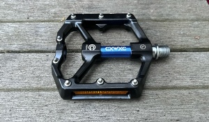 mountain bike flat pedals