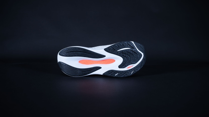 new balance fuelcell propel v4 - for how much weight the propel dedicates to traction, it has...