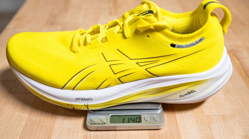 asics gel-nimbus 26 - well... it's not light.